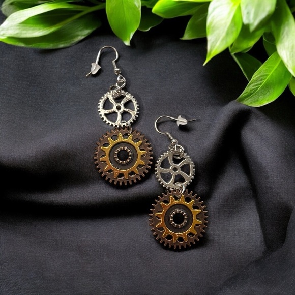 Steampunk dangling earrings Cosplaying Costume Gears Mixed metal Hypoallergenic - Picture 7 of 11